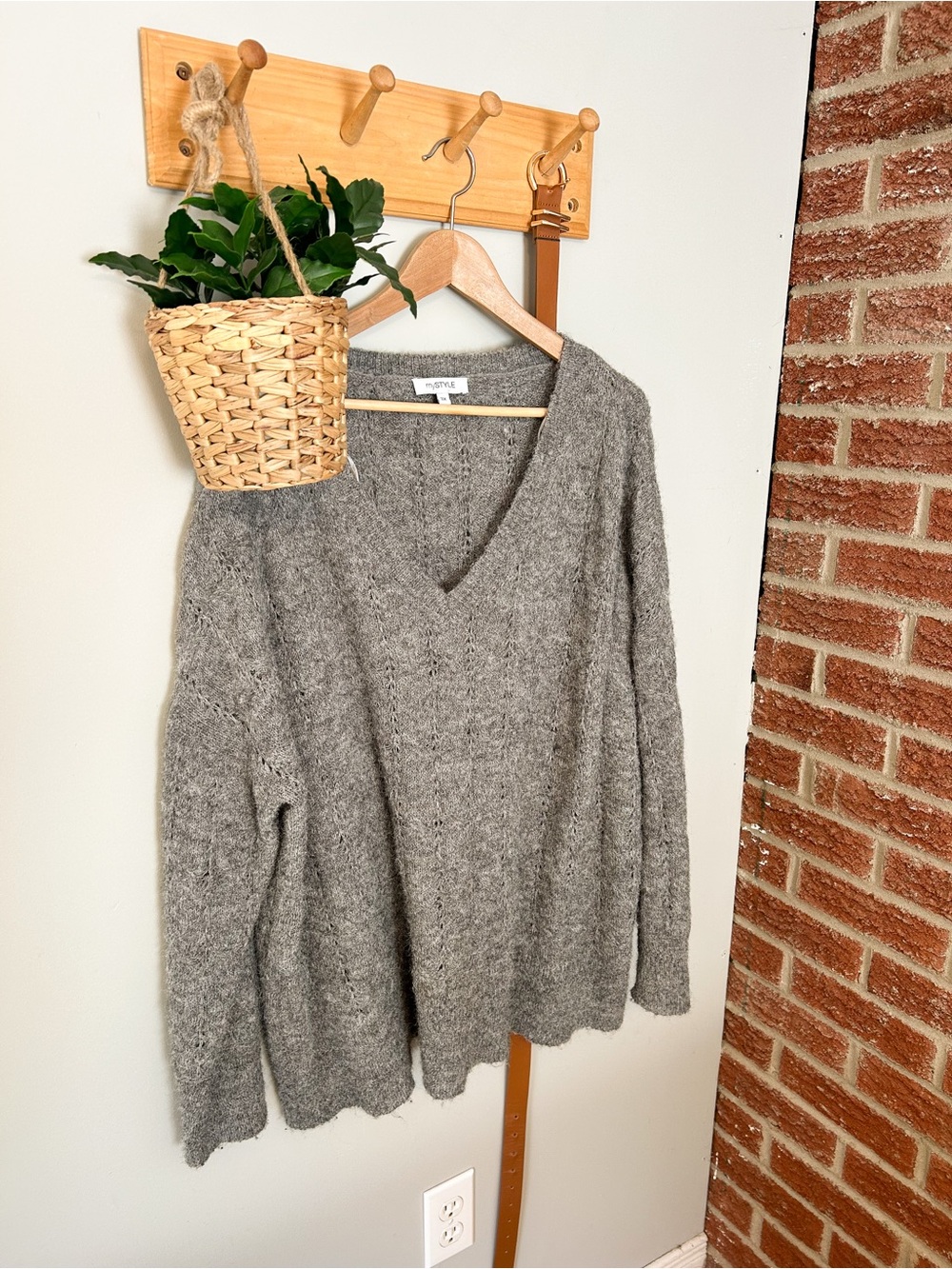 Women's Gray V-Neck Knit Sweater